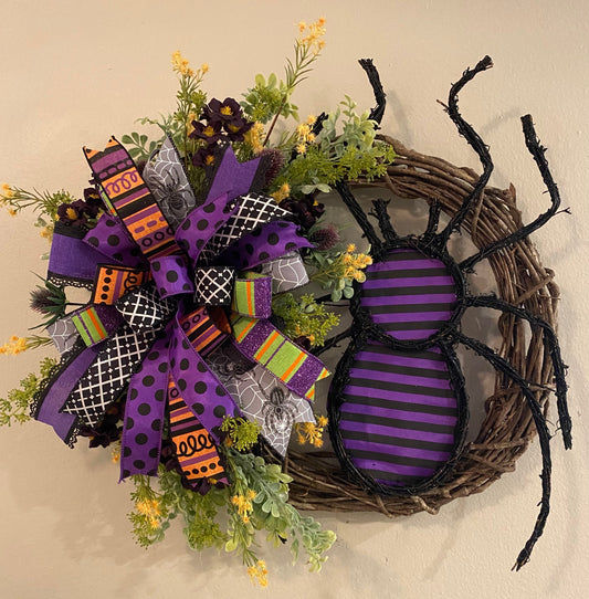 Halloween Wreath, Halloween Spider Wreath, Black and Purple Halloween Wreath, Spooky Spider Wreath, Spider Door Hanger