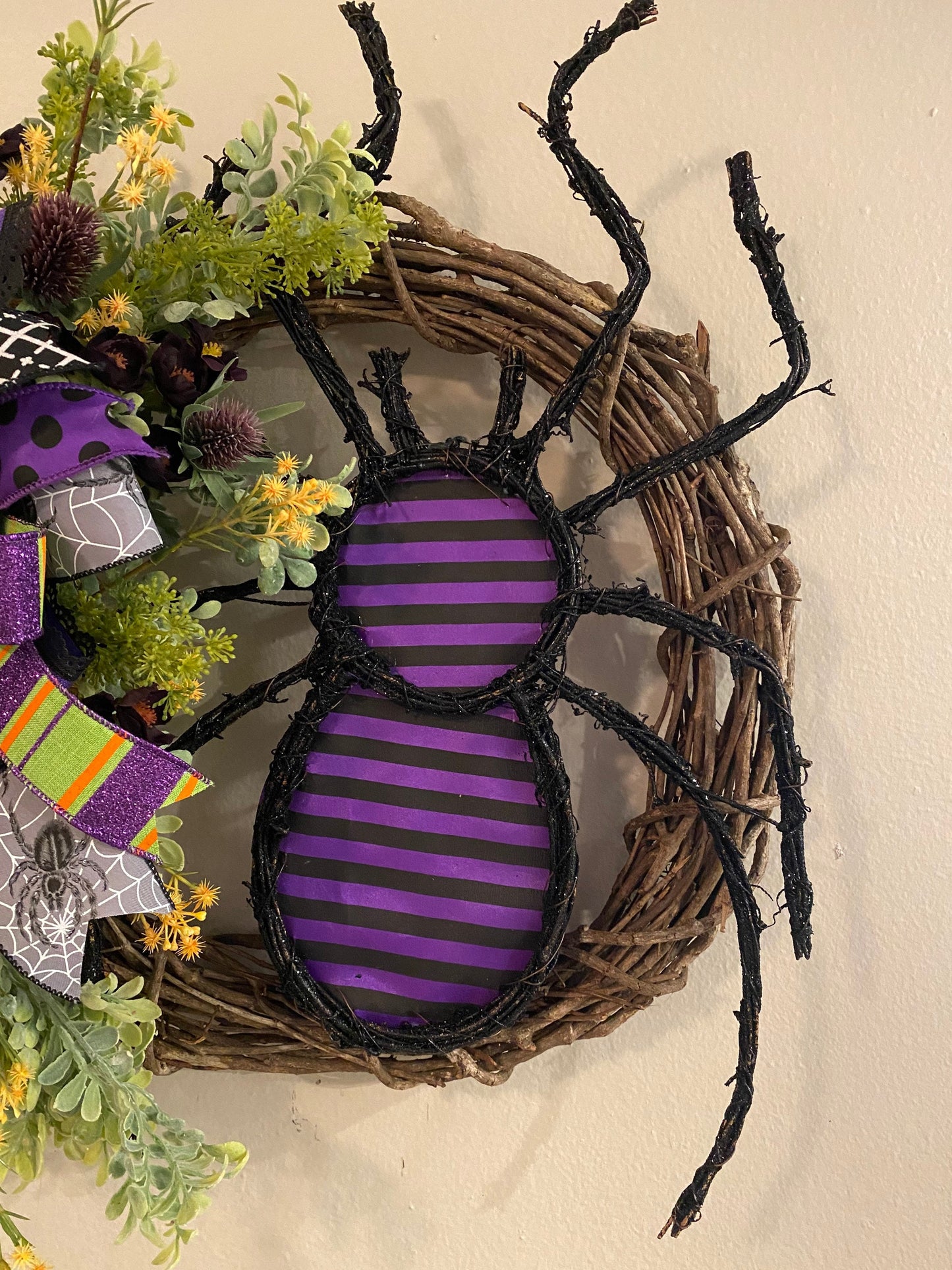 Halloween Wreath, Halloween Spider Wreath, Black and Purple Halloween Wreath, Spooky Spider Wreath, Spider Door Hanger