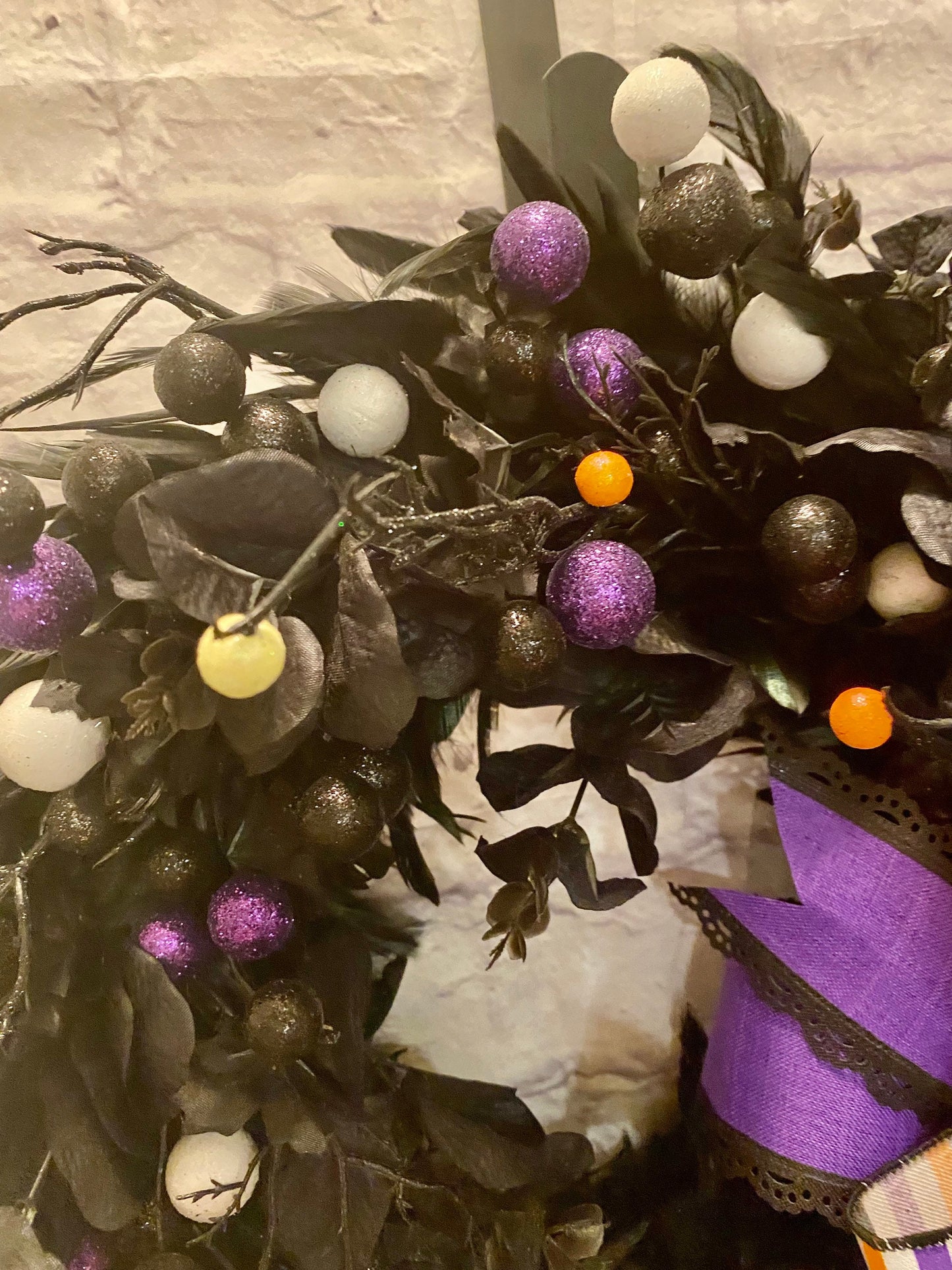 Whimsical Black Halloween Wreath with Feathers, Halloween Feather Wreath, Halloween Wreath for Front Door, Halloween Decoration for Porch