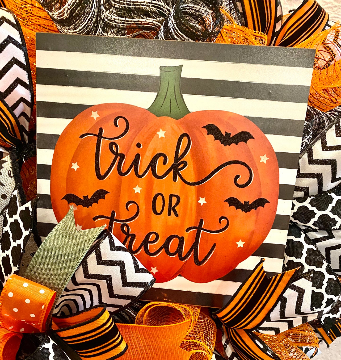 Halloween Trick or Treat Wreath for Door, Halloween Wreath for Front Door, Halloween Bat Wreath for Front Door, Halloween Pumpkin Wreath