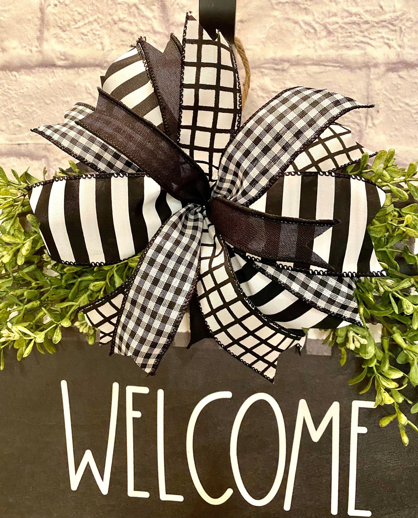 Black and White Welcome Wood Door Hanger, Wood Welcome Door Hanger, Black and White Plaid Welcome Door Hanger, Welcome Wall Decoration
