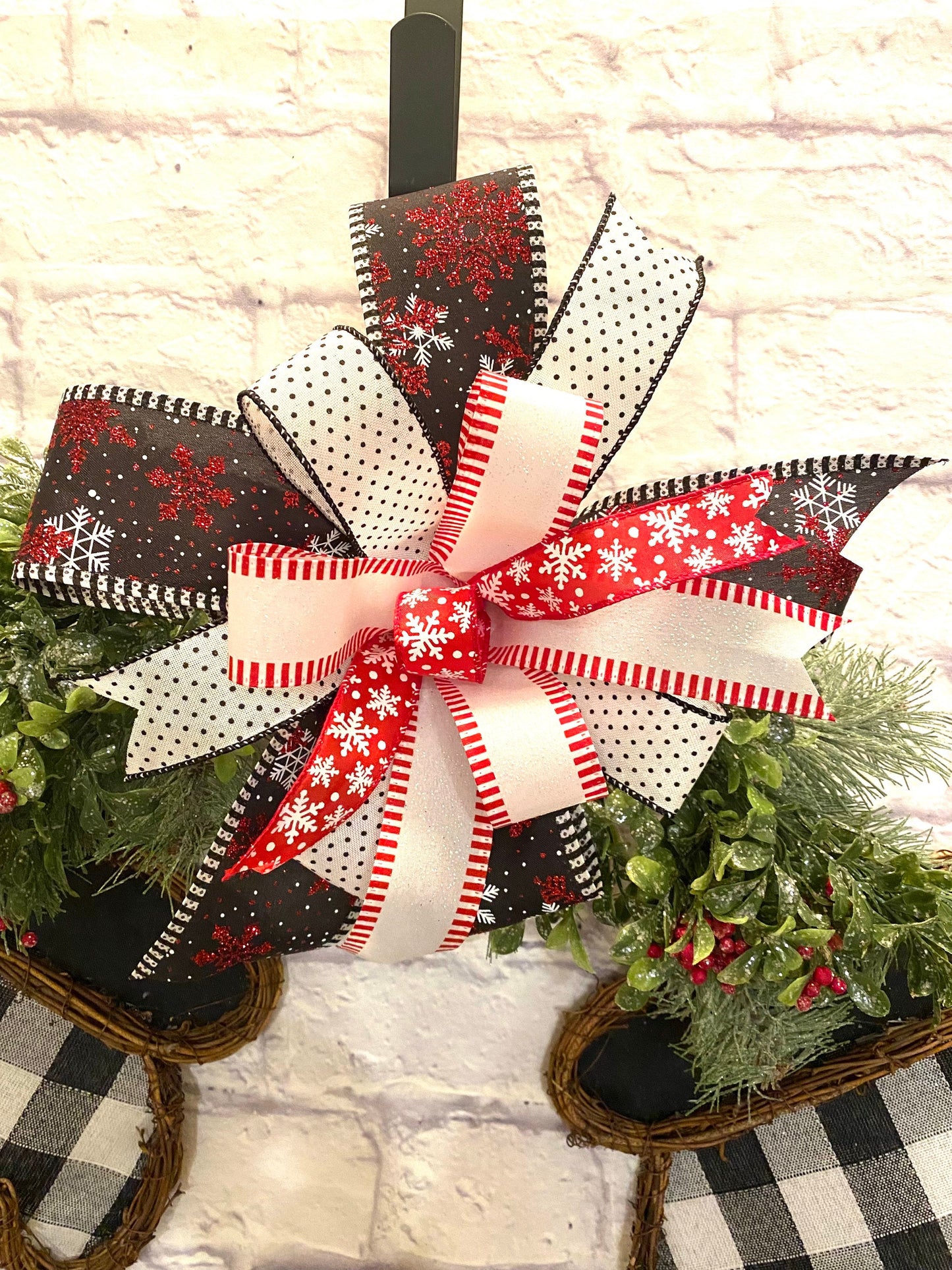 Buffalo Plaid Winter Mittens Door Hanger, Buffalo Plaid Winter Mittens Porch Decoration, Buffalo Plaid Winter Mittens Home Decoration