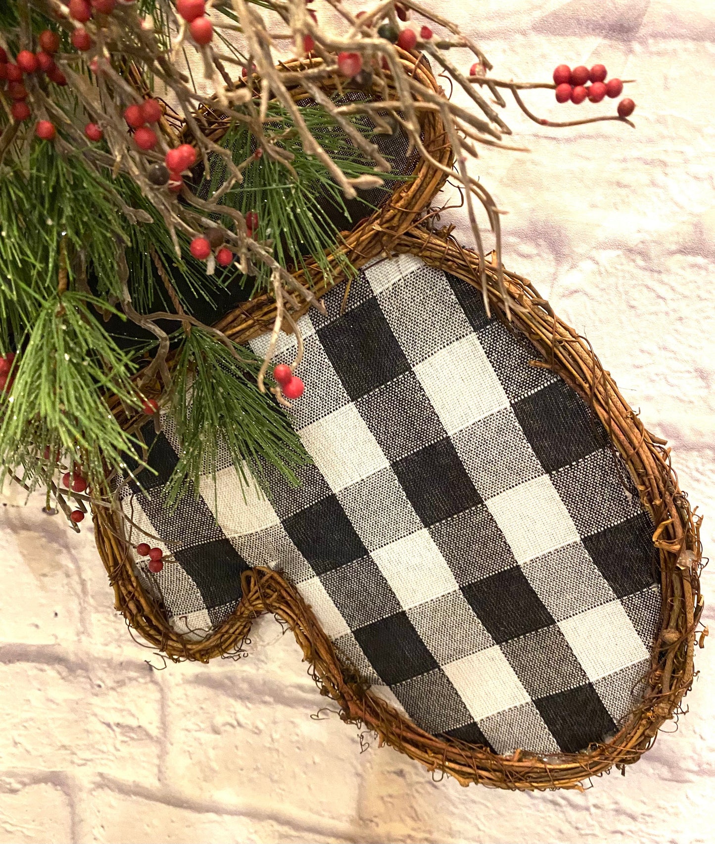 Buffalo Check Winter Snow Mittens Door Hanger, Buffalo Check Winter Snow Mittens Porch Decoration, Snow Mittens Home Decoration