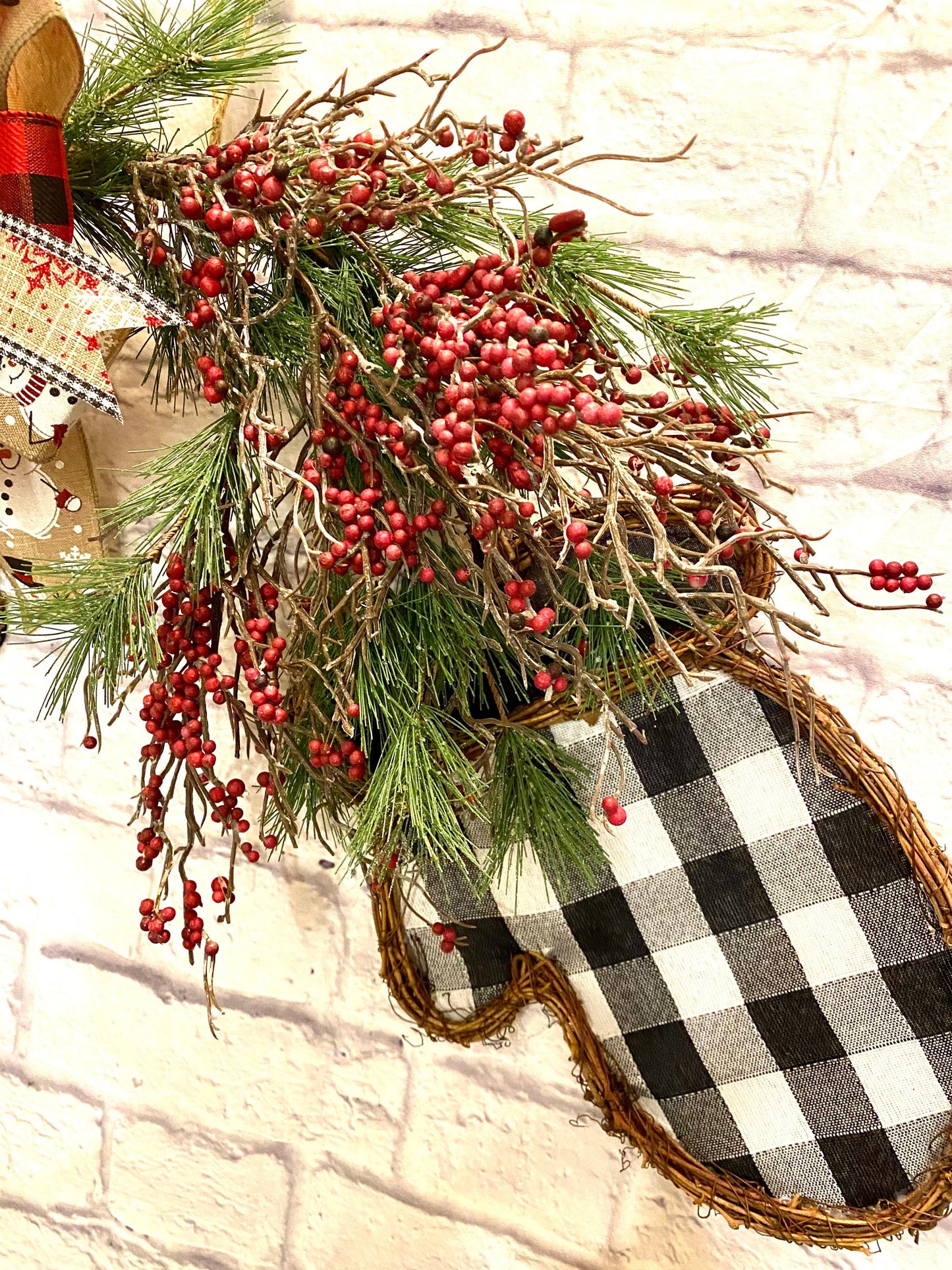 Buffalo Check Winter Snow Mittens Door Hanger, Buffalo Check Winter Snow Mittens Porch Decoration, Snow Mittens Home Decoration