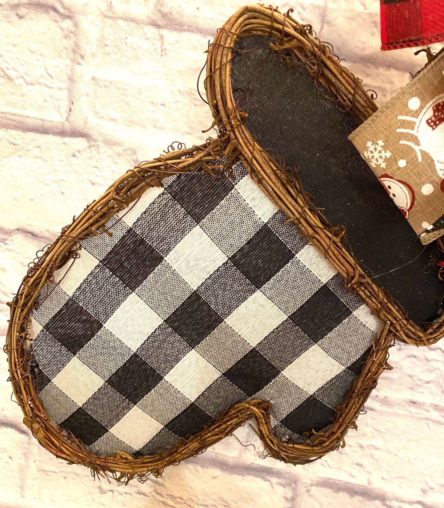 Buffalo Check Winter Snow Mittens Door Hanger, Buffalo Check Winter Snow Mittens Porch Decoration, Snow Mittens Home Decoration