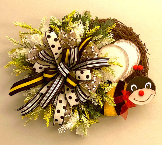 Farmhouse Bee Grapevine Wreath, Farmhouse Bee Twig Wreath, Summer Bee Twig Wreath, Spring Bee Twig Wreath, Bee Floral Grapevine Door Hanger