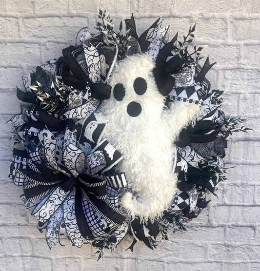 Halloween Ghost Wreath, Spooky Black and White Halloween Decor, Halloween Ghost Door Hanger, Halloween Ghost Porch Decor, Ghost Decoration