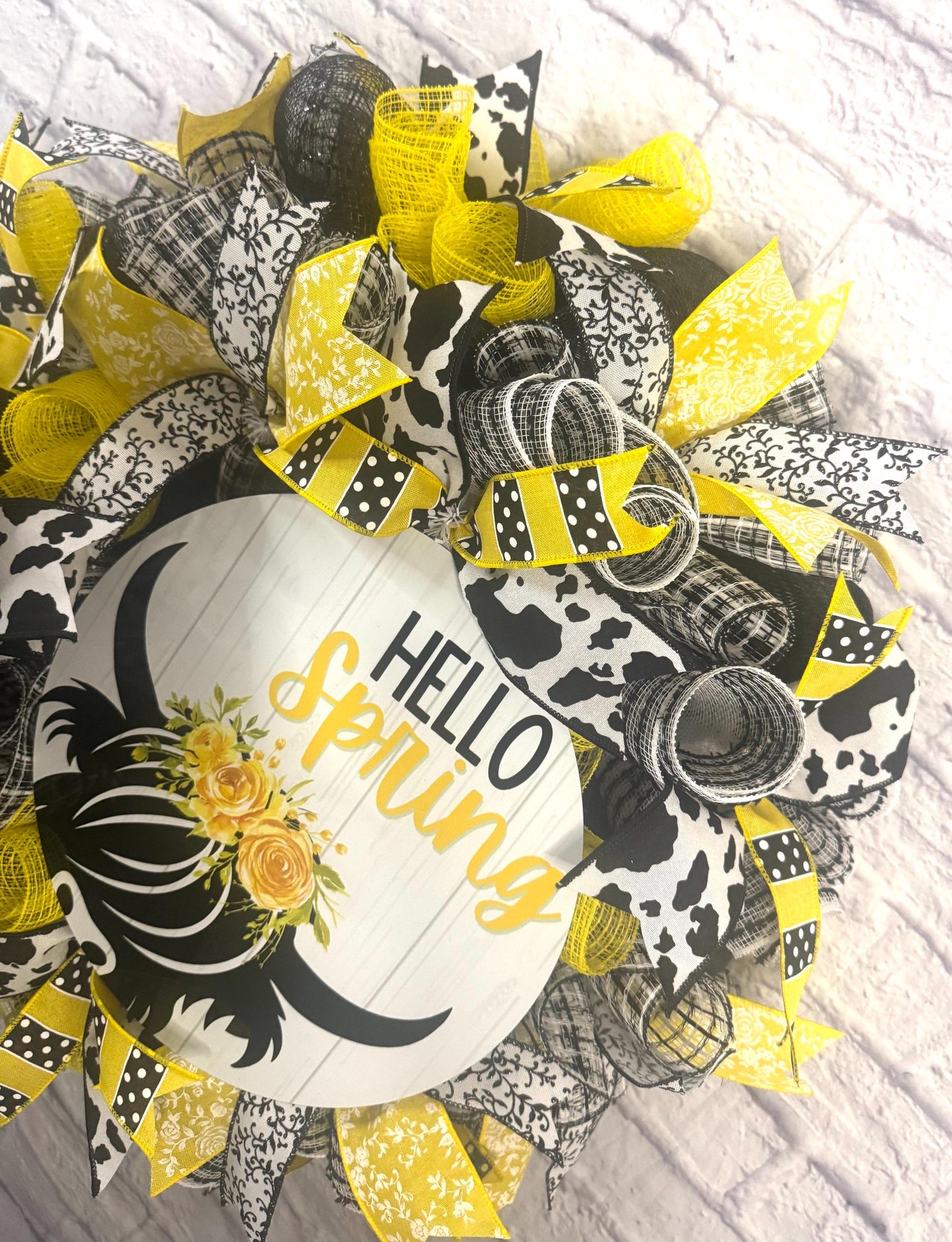 Spring Highland Cow Wreath, Hello Spring Wreath, Spring Cow Wreath, Yellow & Black Spring Wreath, Spring Highland Cow Wreath for Front Door