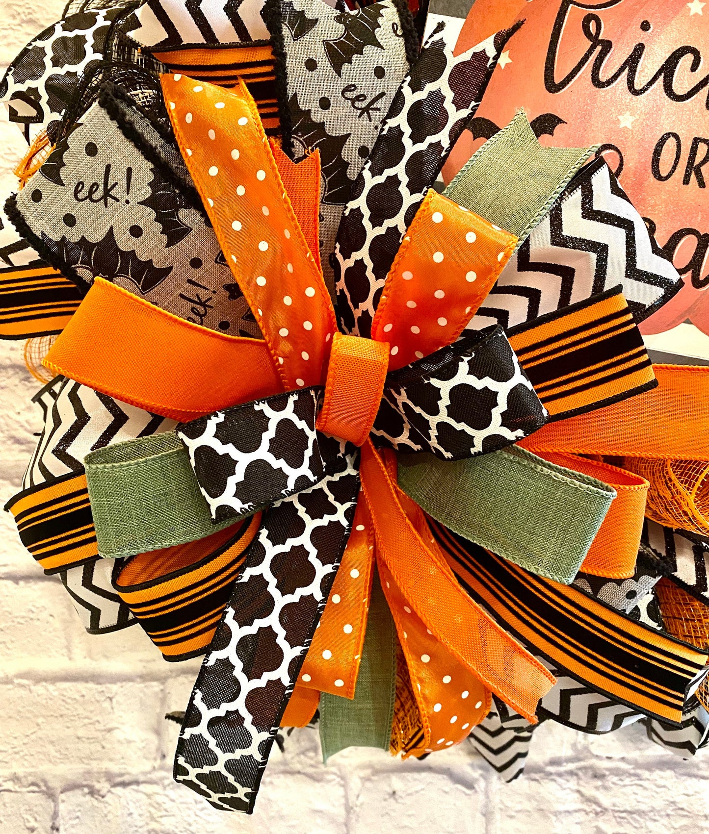 Halloween Trick or Treat Wreath for Door, Halloween Wreath for Front Door, Halloween Bat Wreath for Front Door, Halloween Pumpkin Wreath