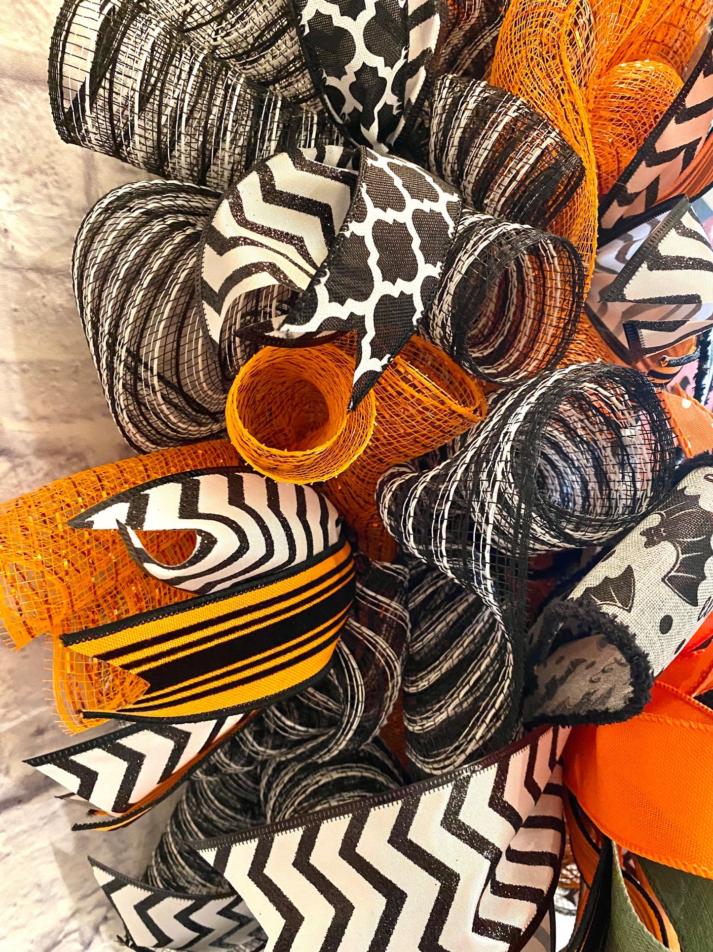Halloween Trick or Treat Wreath for Door, Halloween Wreath for Front Door, Halloween Bat Wreath for Front Door, Halloween Pumpkin Wreath