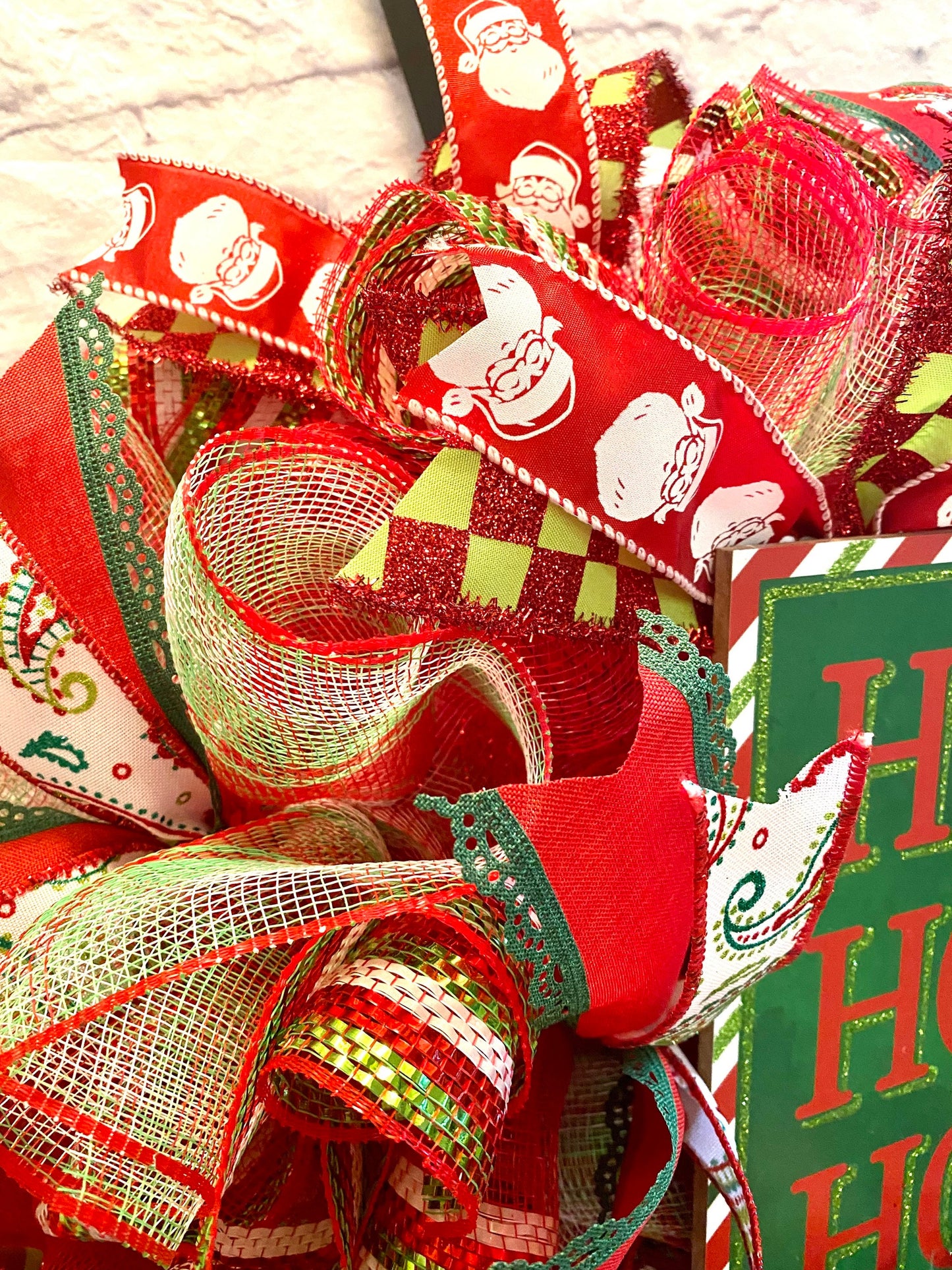 Emerald Green Santa Christmas Wreath, Santa Christmas Wreath for Door, Holiday Santa Wreath for Door, Santa Holiday for Porch