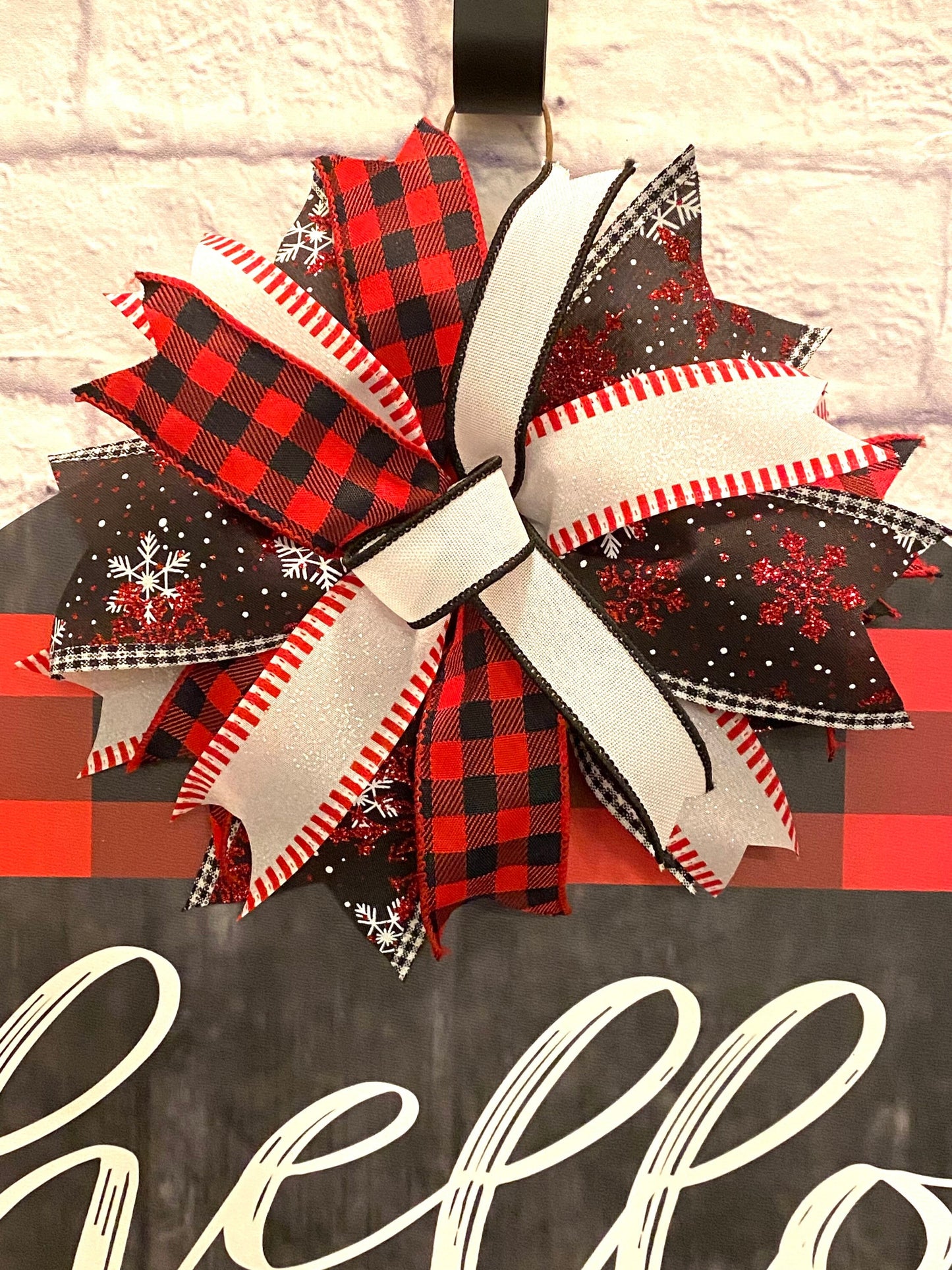 Rustic Winter Buffalo Plaid Hello Door Hanger for Door, Winter Buffalo Plaid Hello Door Hanger for Porch, Black & Red Winter Hello Sign