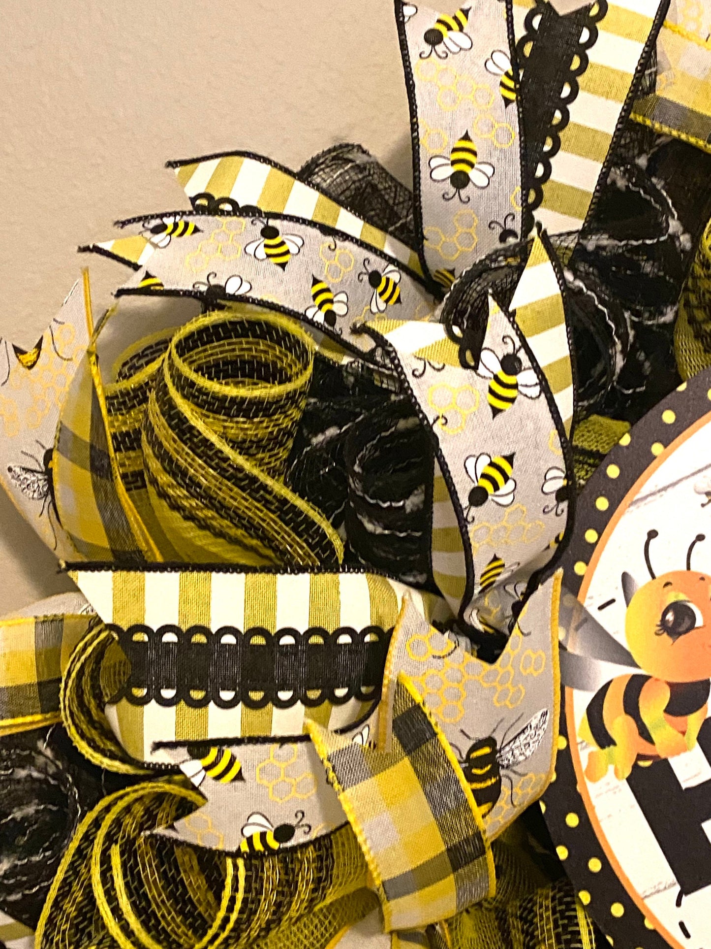 Home Sweet Home Wreath for Front Door, Home Sweet Home Bee Wreath, Bee Wreath for Home, Bee Door Hanger, Bee Home Decoration
