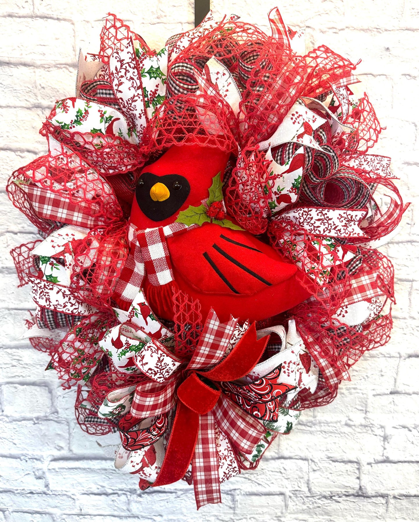 Winter Cardinal Wreath, Cardinal Wreath for Door, Winter Cardinal Home Decor, Cardinal Door Hanger, Festive Cardinal Christmas Wreath