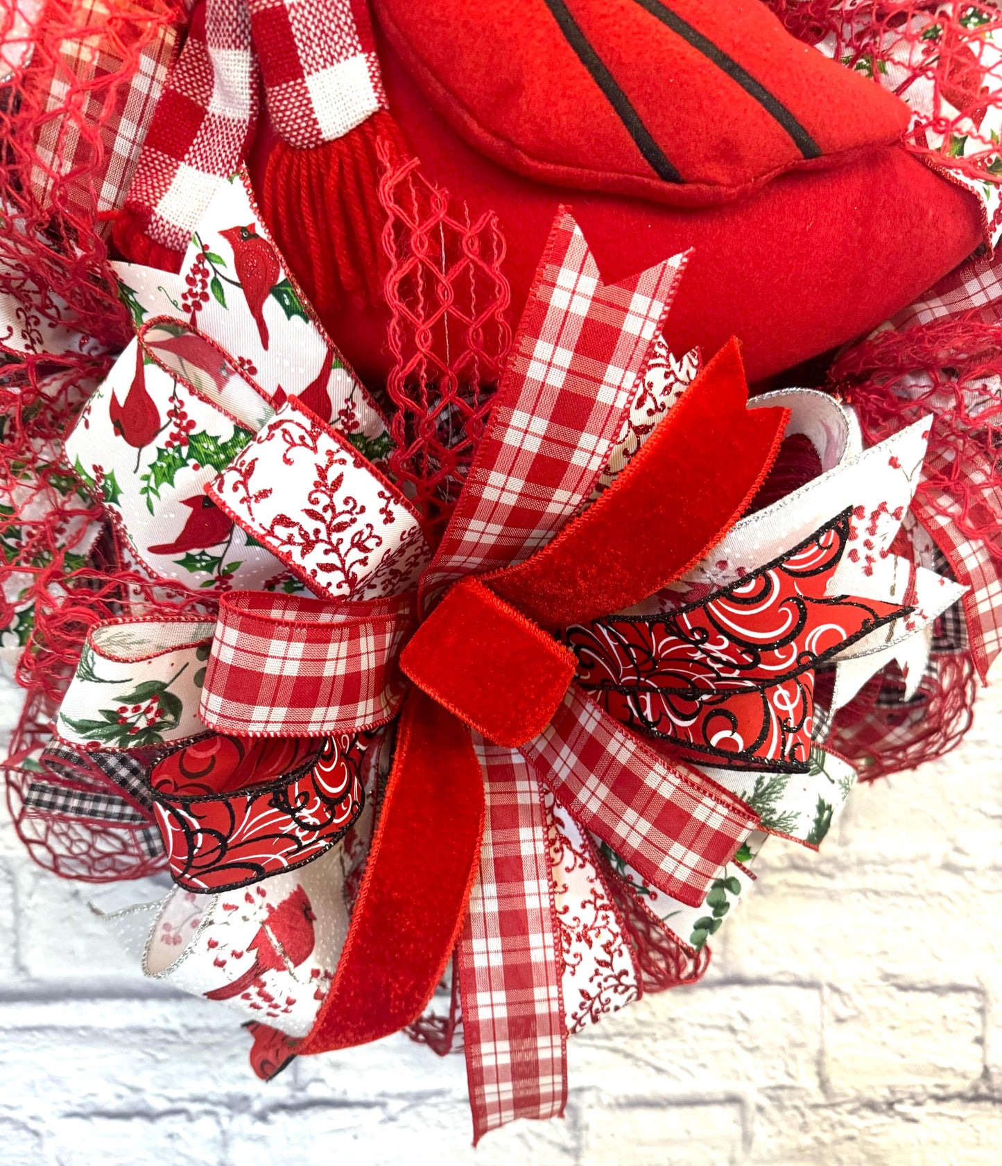 Winter Cardinal Wreath, Cardinal Wreath for Door, Winter Cardinal Home Decor, Cardinal Door Hanger, Festive Cardinal Christmas Wreath
