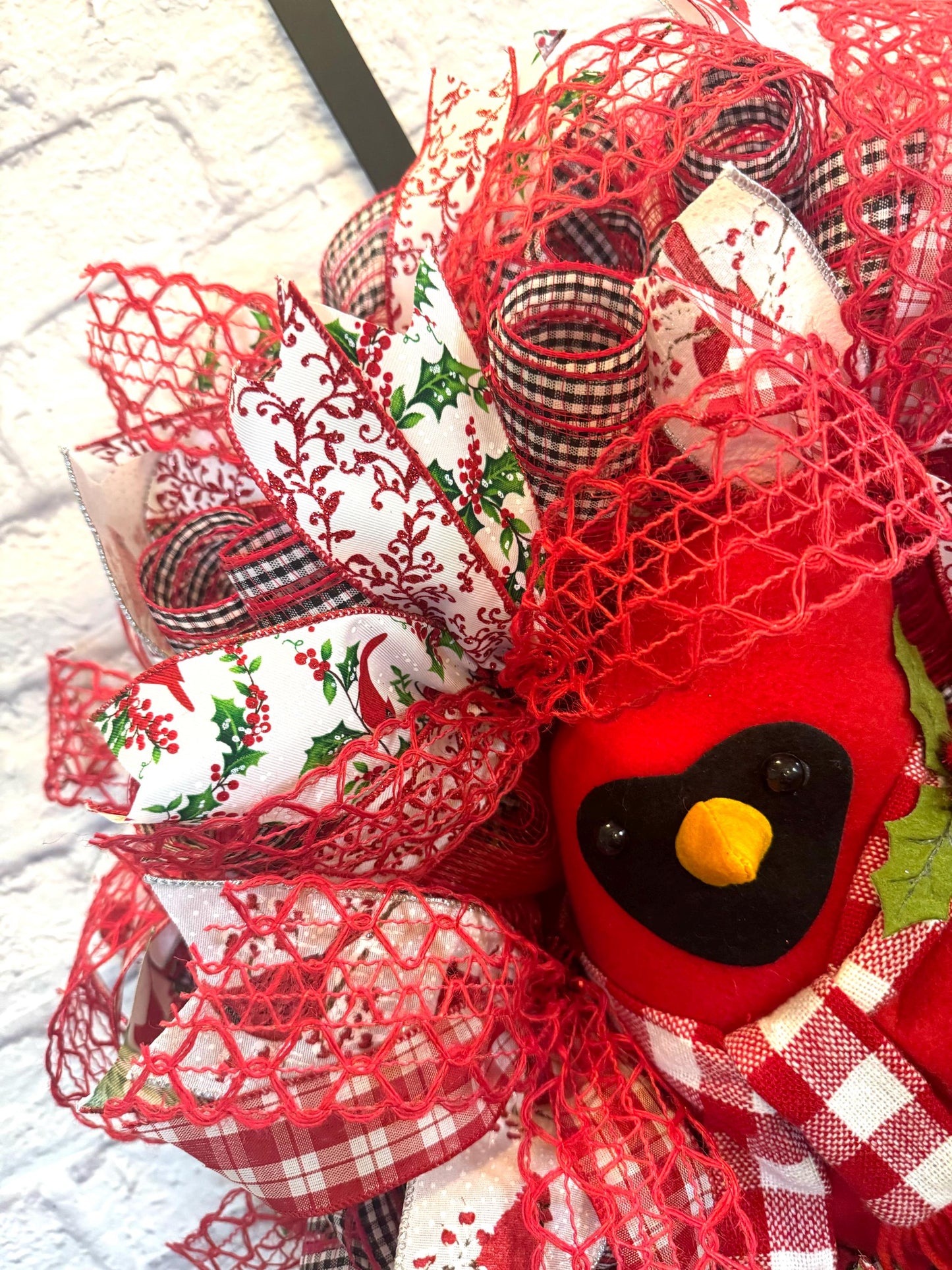 Winter Cardinal Wreath, Cardinal Wreath for Door, Winter Cardinal Home Decor, Cardinal Door Hanger, Festive Cardinal Christmas Wreath