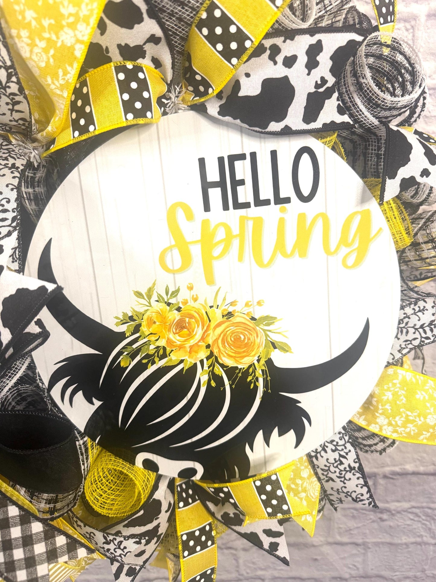 Spring Highland Cow Wreath, Hello Spring Wreath, Spring Cow Wreath, Yellow & Black Spring Wreath, Spring Highland Cow Wreath for Front Door